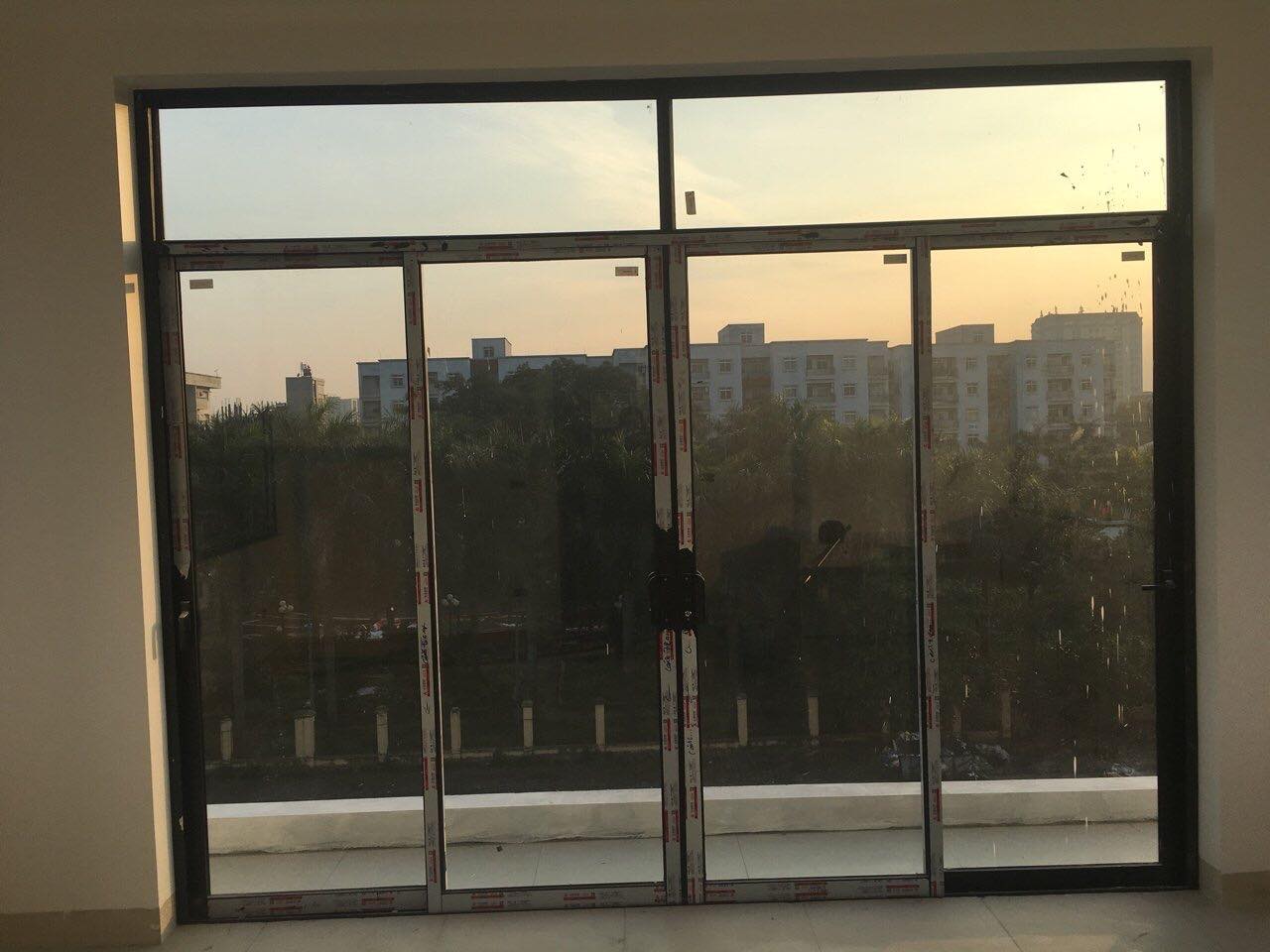 Sản phẩm của Trung Tín Window -  Cửa đi mở trượt 4 cánh nhôm Xingfa